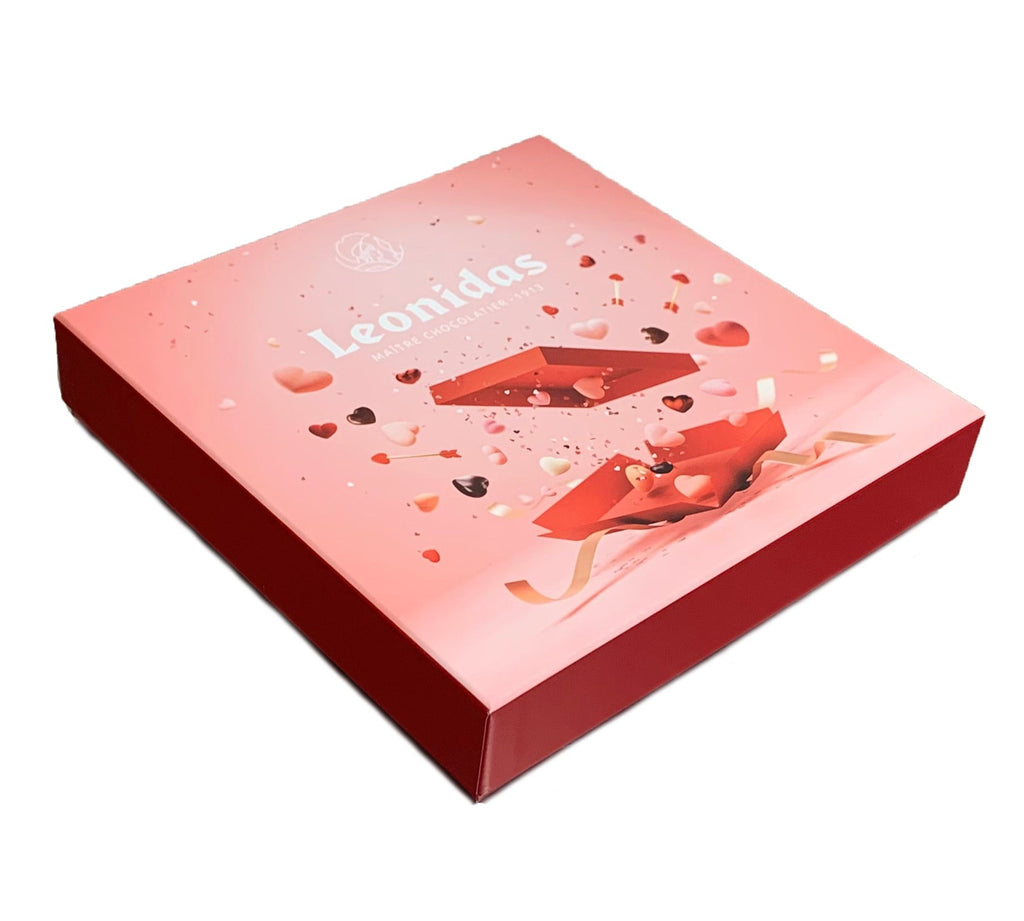 Valentine's Day Gift Box with Heart-shaped Pieces